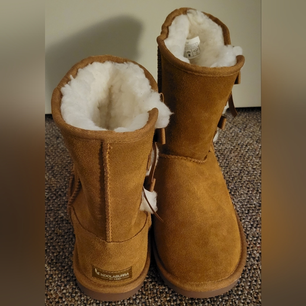 Uggs size 5 new without tags